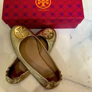 Tory Burch gold flats sz 11